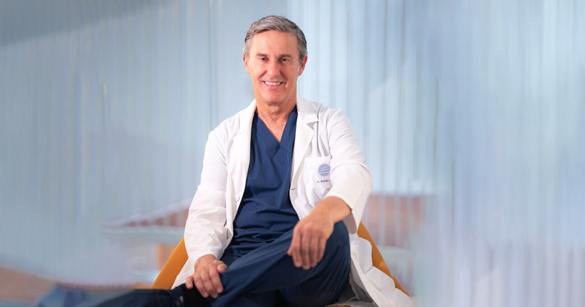Por qué el Dr. Ricardo Ruiz apostó por una rutina de piel más simple